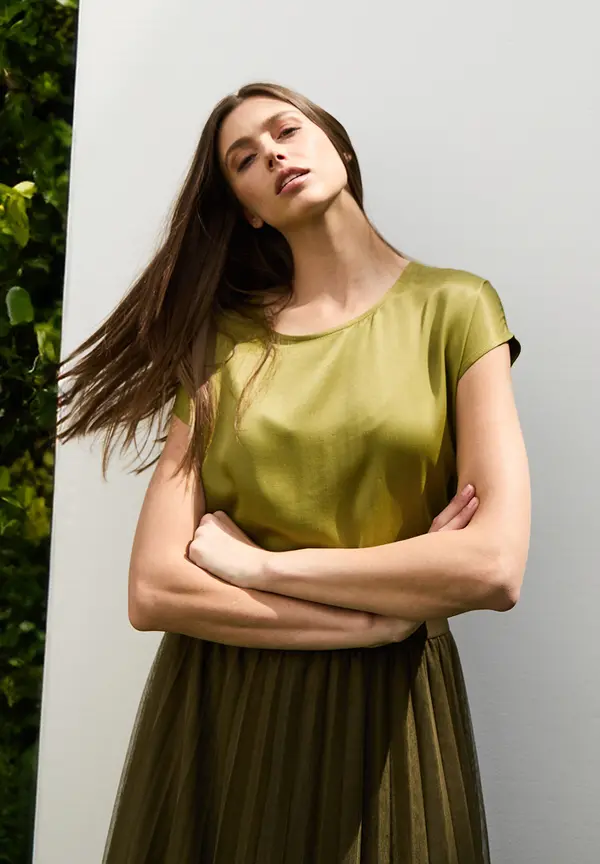 More & More Shirt mit Satinfront, soft moss green